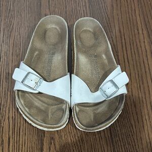 Birkenstock White Madrid strap buckle sandals sz 7